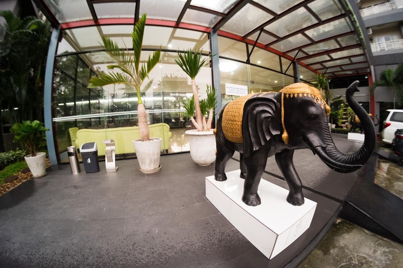 Apple Holiday Bangkok Luaran gambar